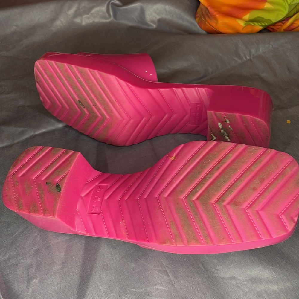 Shocking pink mules - Picture 3 of 3